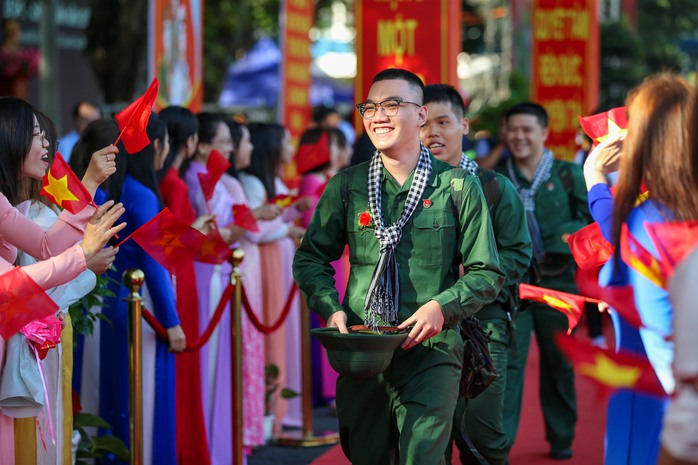 Náo nức ngày hội giao quân- Ảnh 8.