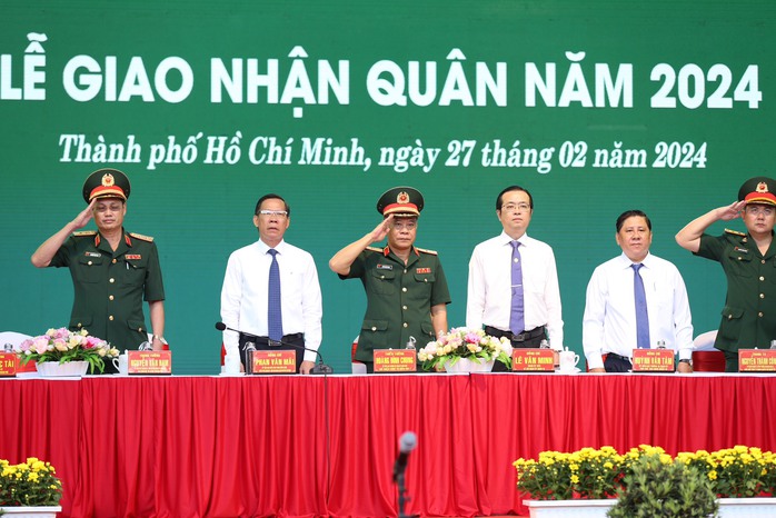 Náo nức ngày hội giao quân- Ảnh 1.