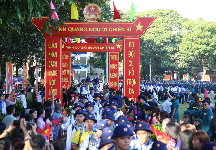 Náo nức ngày hội giao quân- Ảnh 2.