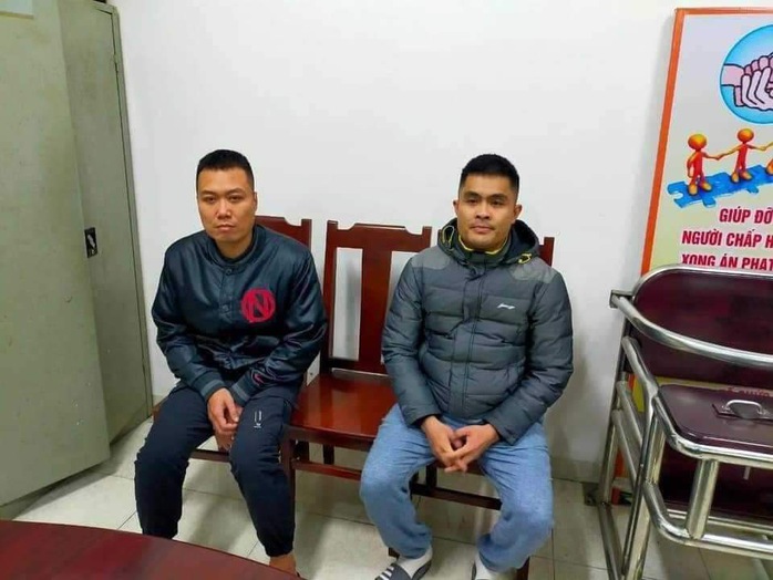 2 thanh niên đi xe SH vào đường cấm, đánh người khai gì về nguyên nhân?- Ảnh 3. 2 thanh niên đi xe SH vào đường cấm, đánh người khai gì về nguyên nhân?- Ảnh 3.