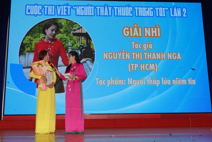 Trao giải cuộc thi viết “Người Thầy thuốc trong tôi” lần 2: Phép mầu từ Trao giải cuộc thi viết “Người Thầy thuốc trong tôi” lần 2: Phép mầu từ