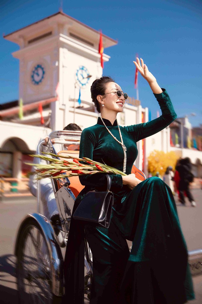 Hoa hậu Du lịch Việt Nam đầu tiên bây giờ ra sao?- Ảnh 2. Hoa hậu Du lịch Việt Nam đầu tiên bây giờ ra sao?- Ảnh 2.
