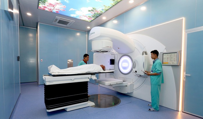 Bệnh viện Trung ương Huế có máy xạ trị gia tốc 160 lá- Ảnh 1. Bệnh viện Trung ương Huế có máy xạ trị gia tốc 160 lá- Ảnh 1.