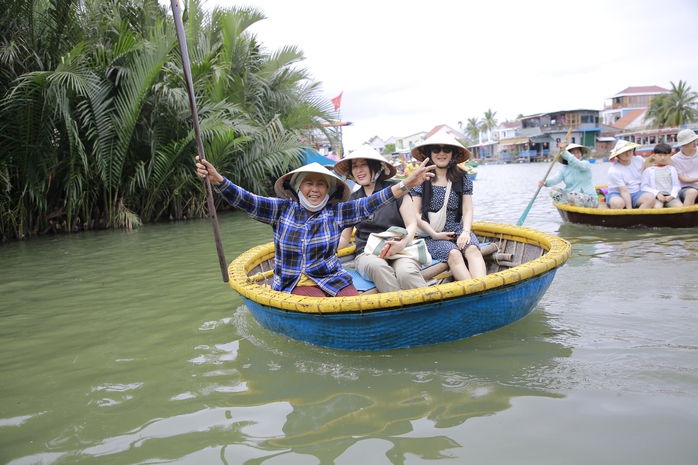 Có gì đặc biệt tại rừng dừa nước ở Quảng Nam mà khách đến nườm nượp?- Ảnh 9. Có gì đặc biệt tại rừng dừa nước ở Quảng Nam mà khách đến nườm nượp?- Ảnh 9.