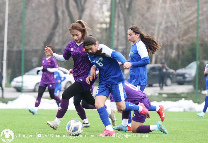 U20 nữ Việt Nam thắng đậm Uzbekistan trước thềm U20 châu Á 2024- Ảnh 2. U20 nữ Việt Nam thắng đậm Uzbekistan trước thềm U20 châu Á 2024- Ảnh 2.