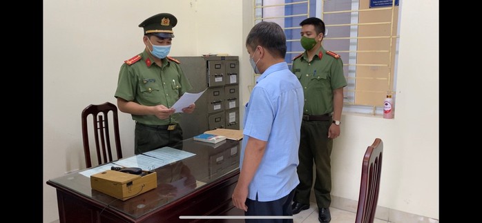 5 lãnh đạo, cán bộ xã bị khởi tố về tội 5 lãnh đạo, cán bộ xã bị khởi tố về tội