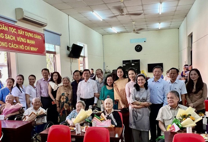 Một ngày đáng nhớ của nghệ sĩ lão thành tại Trung tâm dưỡng lão Thị Nghè- Ảnh 2. Một ngày đáng nhớ của nghệ sĩ lão thành tại Trung tâm dưỡng lão Thị Nghè- Ảnh 2.