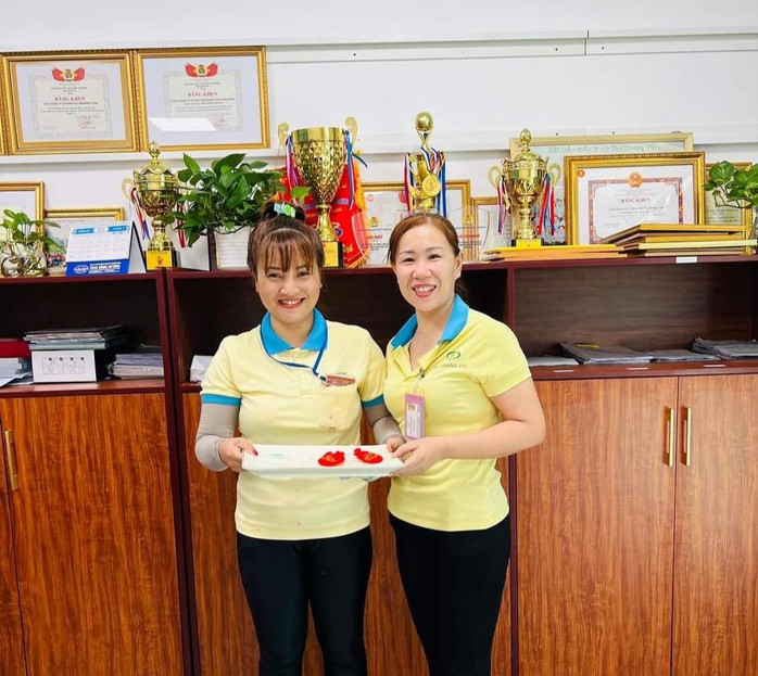 Đầu năm, một doanh nghiệp tặng 44 chỉ vàng may mắn cho công nhân- Ảnh 3. Đầu năm, một doanh nghiệp tặng 44 chỉ vàng may mắn cho công nhân- Ảnh 3.