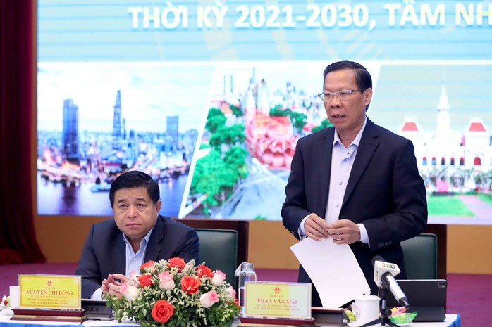 Chủ tịch UBND TP HCM Phan Văn Mãi phát biểu tại hội thảo Chủ tịch UBND TP HCM Phan Văn Mãi phát biểu tại hội thảo