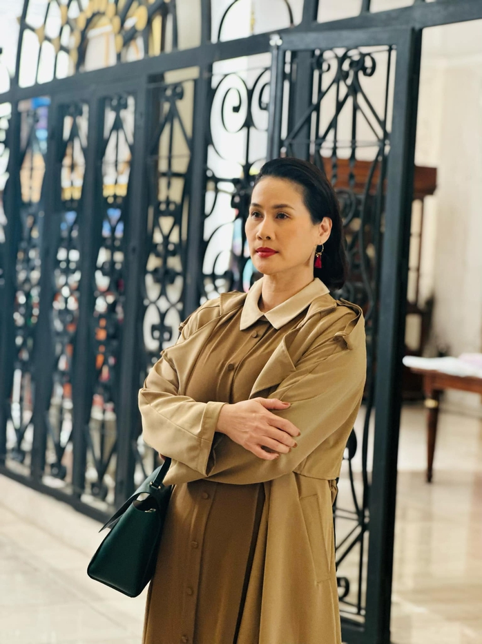 Thân Thúy Hà hóa phụ nữ chanh chua, ganh ghét- Ảnh 1. Thân Thúy Hà hóa phụ nữ chanh chua, ganh ghét- Ảnh 1.