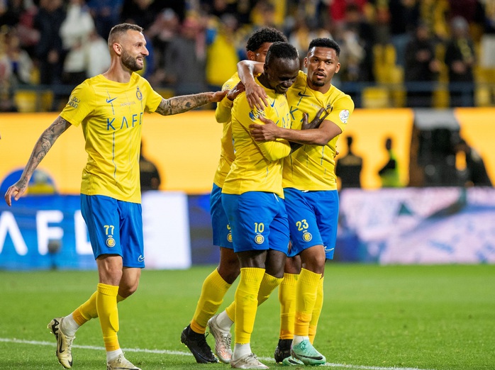 Thiếu Ronaldo, Al-Nassr không thể đánh bại Al-Hazem trong trận cầu 8 bàn- Ảnh 2. Thiếu Ronaldo, Al-Nassr không thể đánh bại Al-Hazem trong trận cầu 8 bàn- Ảnh 2.