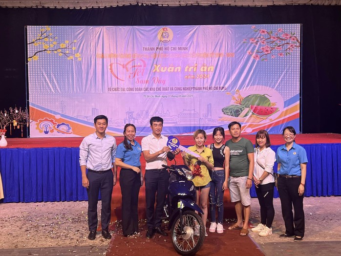 Nhiều mô hình chăm lo Tết cho công nhân độc đáo, thiết thực- Ảnh 4. Nhiều mô hình chăm lo Tết cho công nhân độc đáo, thiết thực- Ảnh 4.