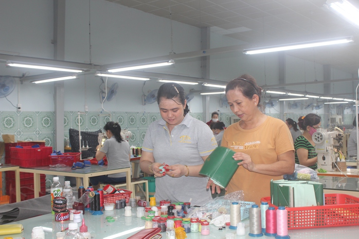 Giải tỏa áp lực về việc làm cho công nhân- Ảnh 1. Giải tỏa áp lực về việc làm cho công nhân- Ảnh 1.