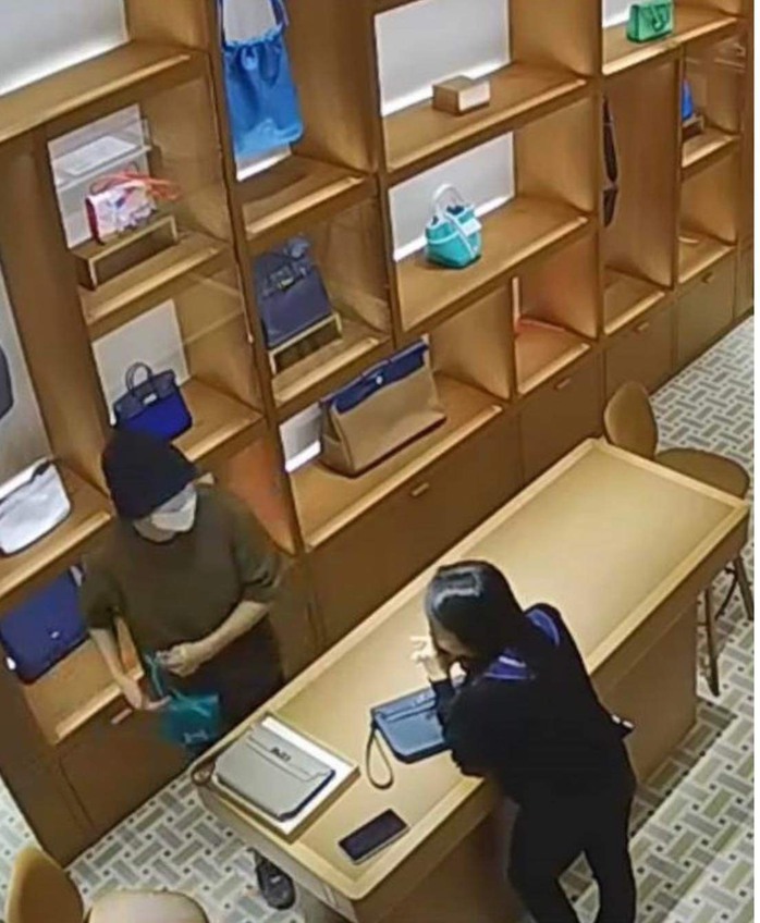 Vào trung tâm thương mại ở TP HCM Vào trung tâm thương mại ở TP HCM