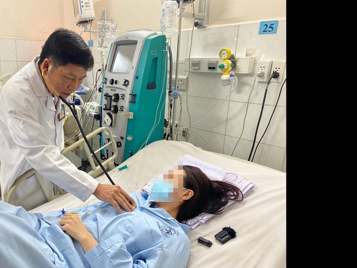Cô gái nhập viện cấp cứu sau Cô gái nhập viện cấp cứu sau
