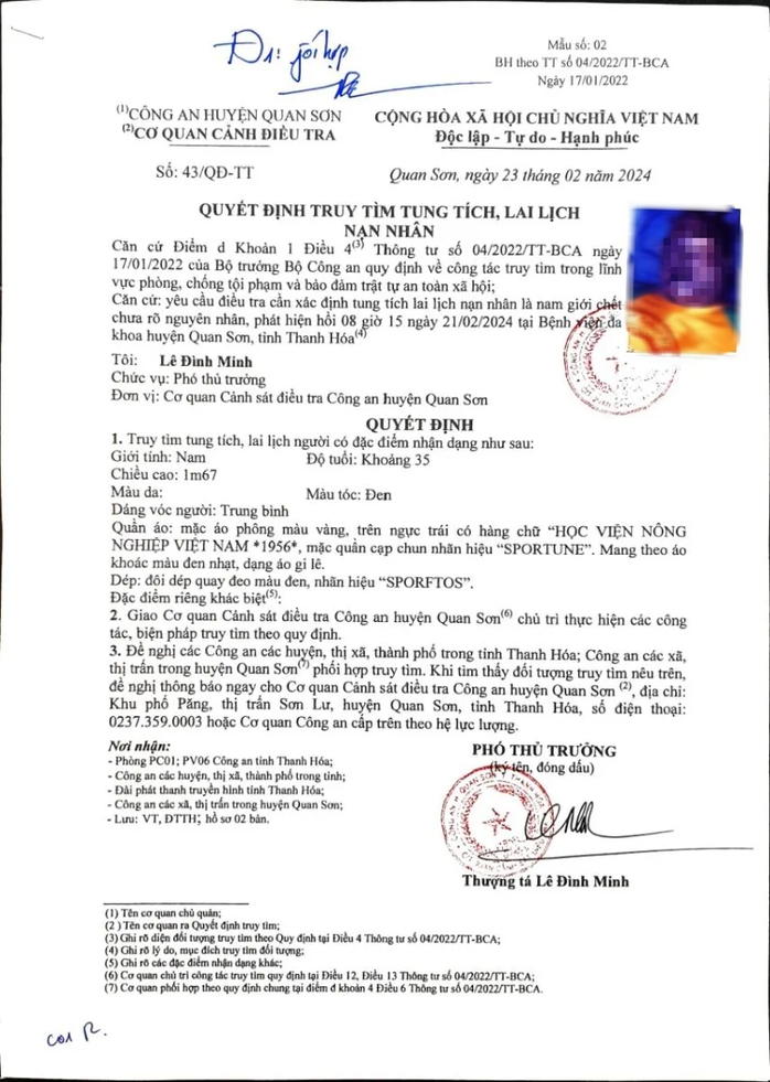 Người đàn ông chết trong bệnh viện trên áo có hàng chữ Người đàn ông chết trong bệnh viện trên áo có hàng chữ