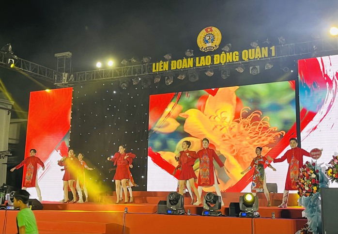 Nhiều mô hình chăm lo Tết cho công nhân độc đáo, thiết thực- Ảnh 7. Nhiều mô hình chăm lo Tết cho công nhân độc đáo, thiết thực- Ảnh 7.