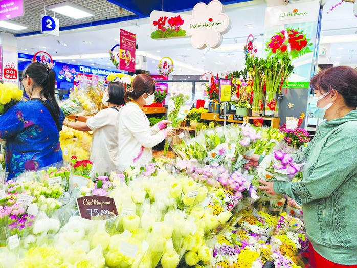 Mặt hàng hoa tươi cũng chiếm được sự yêu thích của phái đẹp trong dịp này Mặt hàng hoa tươi cũng chiếm được sự yêu thích của phái đẹp trong dịp này