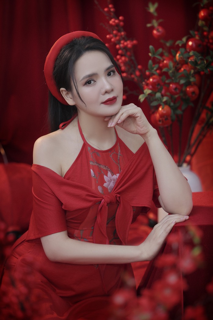 Ca sĩ Út Mai tiết lộ lý do được NSND Thanh Hoa đặt nghệ danh- Ảnh 4. Ca sĩ Út Mai tiết lộ lý do được NSND Thanh Hoa đặt nghệ danh- Ảnh 4.