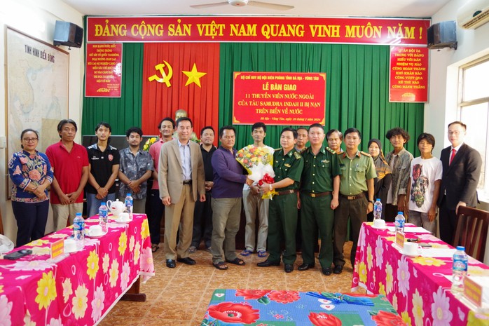 Lời cảm ơn đầy xúc động của thuyền viên nước ngoài được ngư dân Việt Nam cứu- Ảnh 1. Lời cảm ơn đầy xúc động của thuyền viên nước ngoài được ngư dân Việt Nam cứu- Ảnh 1.