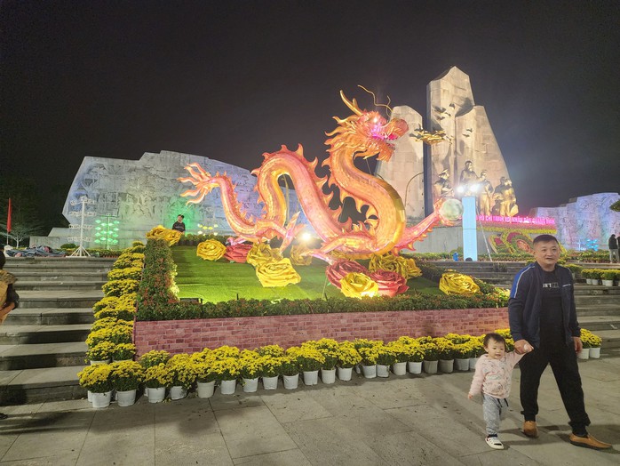 Vẻ đẹp cặp linh vật rồng "song long chầu ngọc" ở Quảng Bình- Ảnh 7. Vẻ đẹp cặp linh vật rồng "song long chầu ngọc" ở Quảng Bình- Ảnh 7.