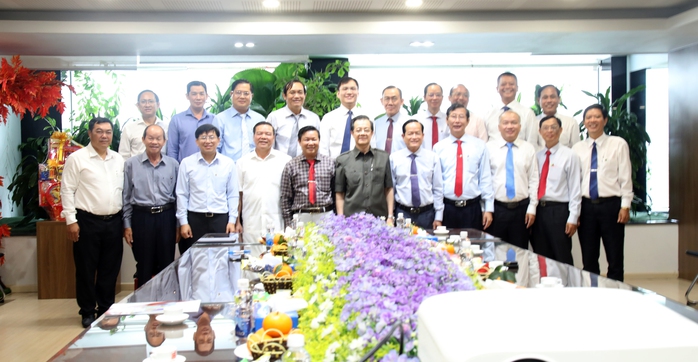 “Sao Mai ăn Tết với người nghèo" - Hành trình chia sẻ yêu thương- Ảnh 5. “Sao Mai ăn Tết với người nghèo" - Hành trình chia sẻ yêu thương- Ảnh 5.
