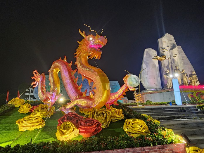 Vẻ đẹp cặp linh vật rồng "song long chầu ngọc" ở Quảng Bình- Ảnh 12. Vẻ đẹp cặp linh vật rồng "song long chầu ngọc" ở Quảng Bình- Ảnh 12.