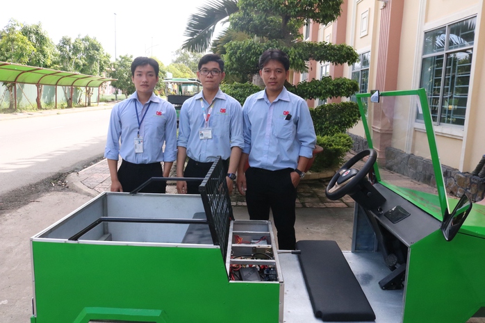 CLIP: Sinh viên chế tạo ô tô điện với giá rẻ bất ngờ- Ảnh 2. CLIP: Sinh viên chế tạo ô tô điện với giá rẻ bất ngờ- Ảnh 2.