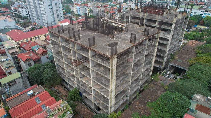 Cận cảnh toà tháp đôi Sky Garden bỏ hoang sau hơn 12 năm khởi công- Ảnh 3.