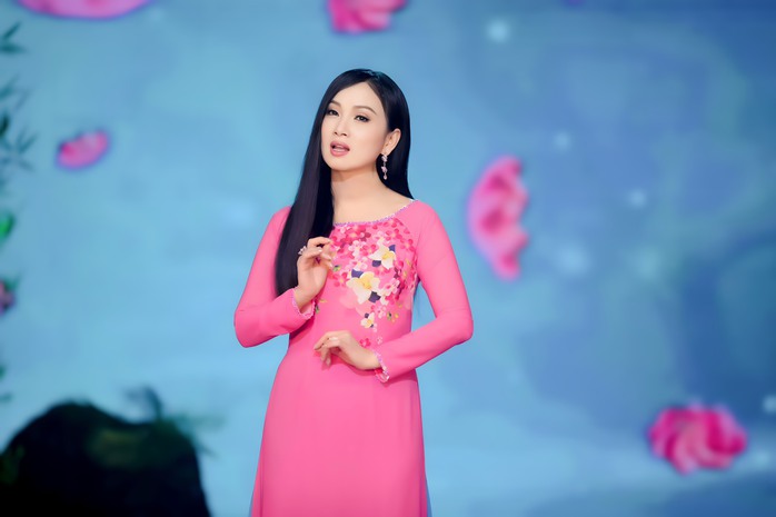 Hà Phương tụ hội cùng Quyền Linh, NSND Trịnh Kim Chi- Ảnh 2. Hà Phương tụ hội cùng Quyền Linh, NSND Trịnh Kim Chi- Ảnh 2.