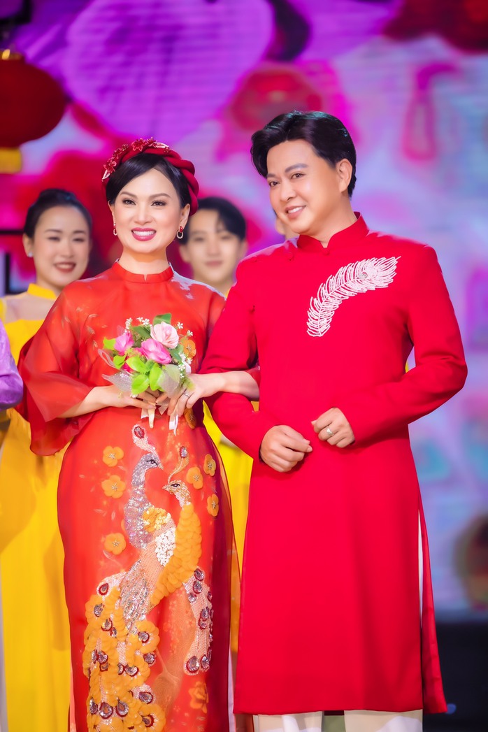 Hà Phương tụ hội cùng Quyền Linh, NSND Trịnh Kim Chi- Ảnh 4. Hà Phương tụ hội cùng Quyền Linh, NSND Trịnh Kim Chi- Ảnh 4.