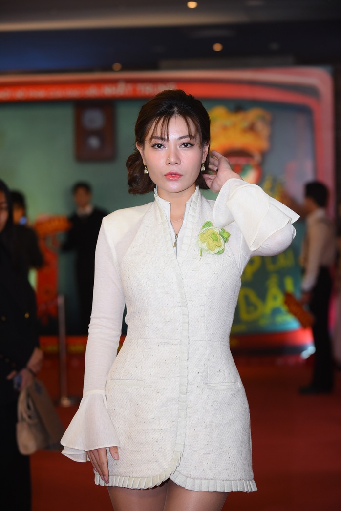 Anh Tú - Diệu Nhi mặc thường phục, kéo vali đến sự kiện- Ảnh 11. Anh Tú - Diệu Nhi mặc thường phục, kéo vali đến sự kiện- Ảnh 11.