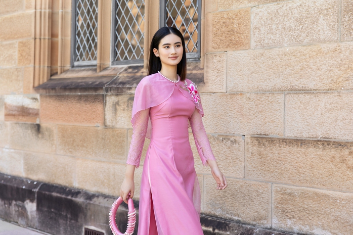 Hoa hậu Ý Nhi hiện tại ra sao?
- Ảnh 1. Hoa hậu Ý Nhi hiện tại ra sao?
- Ảnh 1.