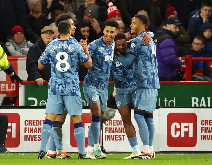 Aston Villa bùng nổ trước Sheffield, hất văng Tottenham khỏi Top 4- Ảnh 2. Aston Villa bùng nổ trước Sheffield, hất văng Tottenham khỏi Top 4- Ảnh 2.