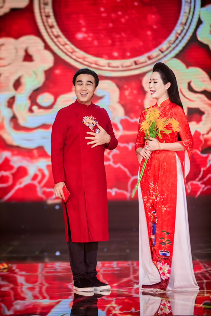 Hà Phương tụ hội cùng Quyền Linh, NSND Trịnh Kim Chi- Ảnh 8. Hà Phương tụ hội cùng Quyền Linh, NSND Trịnh Kim Chi- Ảnh 8.