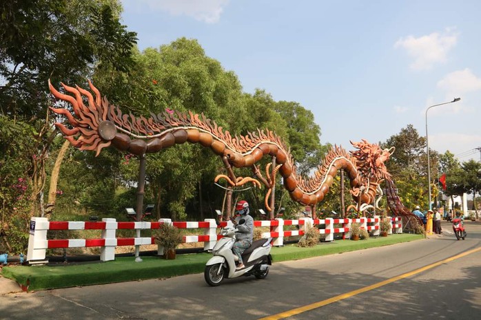 Bình Dương trình làng 2 linh vật rồng được khen "10 điểm, không có nhưng"- Ảnh 6. Bình Dương trình làng 2 linh vật rồng được khen "10 điểm, không có nhưng"- Ảnh 6.
