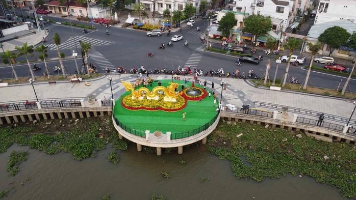 Bình Dương trình làng 2 linh vật rồng được khen "10 điểm, không có nhưng"- Ảnh 1. Bình Dương trình làng 2 linh vật rồng được khen "10 điểm, không có nhưng"- Ảnh 1.