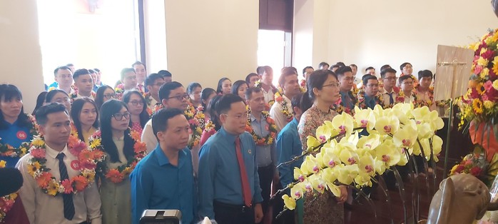 Tuyên dương 76 gương đảng viên tiêu biểu là công nhân- Ảnh 4. Tuyên dương 76 gương đảng viên tiêu biểu là công nhân- Ảnh 4.