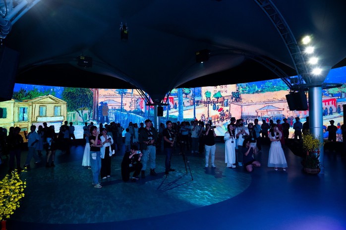 Trải nghiệm không gian 720 độ Van Gogh Immersive ở Gigamall

- Ảnh 2.