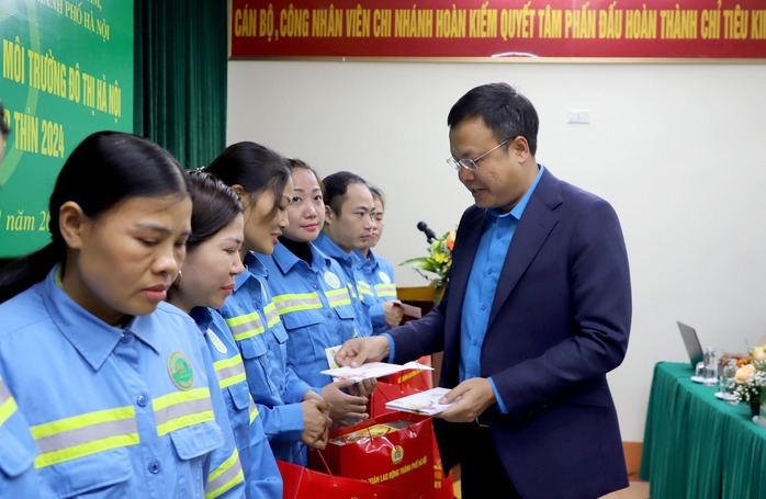 Công đoàn Thủ đô chi trên 113 tỉ đồng chăm lo Tết cho người lao động