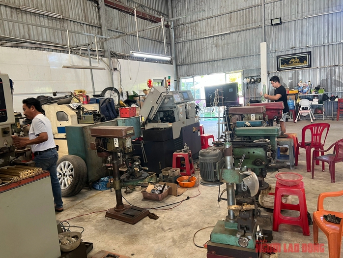Từ thợ sửa xe đến sáng chế vươn tầm quốc tế- Ảnh 7. Từ thợ sửa xe đến sáng chế vươn tầm quốc tế- Ảnh 7.
