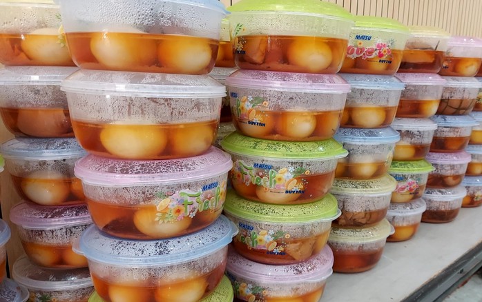 Độc, lạ với kỷ lục "món thịt kho hột vịt tặng công nhân, lao động nhiều nhất"- Ảnh 5. Độc, lạ với kỷ lục "món thịt kho hột vịt tặng công nhân, lao động nhiều nhất"- Ảnh 5.