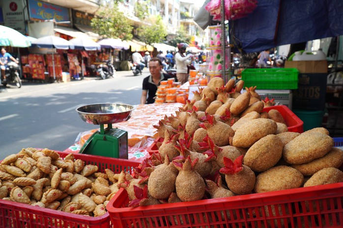 TP HCM: Món bánh đặc biệt chỉ bán dịp Tết Nguyên đán- Ảnh 3. TP HCM: Món bánh đặc biệt chỉ bán dịp Tết Nguyên đán- Ảnh 3.