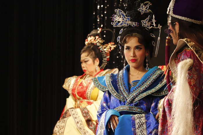 Tú Vi diễn kịch Tết cùng Việt Hương, Phi Phụng- Ảnh 6. Tú Vi diễn kịch Tết cùng Việt Hương, Phi Phụng- Ảnh 6.