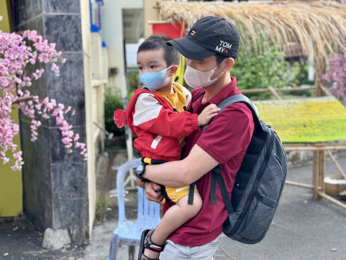 Lần đầu tiên lao động tự do về quê trên chuyến xe Công đoàn- Ảnh 4. Lần đầu tiên lao động tự do về quê trên chuyến xe Công đoàn- Ảnh 4.