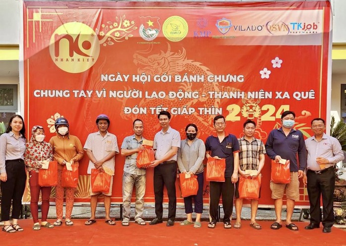 Góp Tết cho người lao động xa quê- Ảnh 3. Góp Tết cho người lao động xa quê- Ảnh 3.
