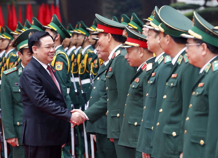 Chủ tịch Quốc hội Vương Đình Huệ thăm, chúc Tết tại Bộ Tư lệnh Bộ đội Biên phòng Ảnh: TTXVN Chủ tịch Quốc hội Vương Đình Huệ thăm, chúc Tết tại Bộ Tư lệnh Bộ đội Biên phòng Ảnh: TTXVN