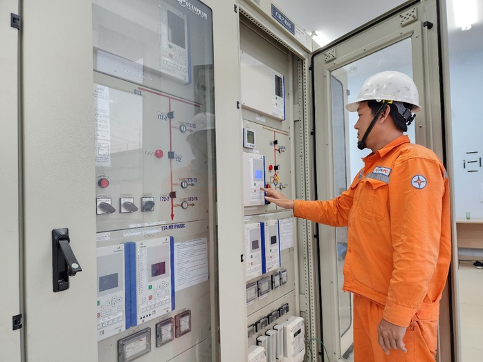 EVNSPC sẵn sàng đảm bảo điện dịp Tết Giáp Thìn 2024- Ảnh 3. EVNSPC sẵn sàng đảm bảo điện dịp Tết Giáp Thìn 2024- Ảnh 3.