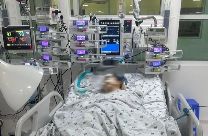 Cứu sống bé gái 15 tuổi nhảy từ lầu 5 xuống đất- Ảnh 1. Cứu sống bé gái 15 tuổi nhảy từ lầu 5 xuống đất- Ảnh 1.