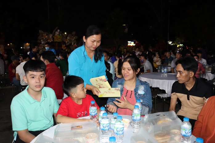 Chung tay chăm lo Tết cho lao động xa quê- Ảnh 10.